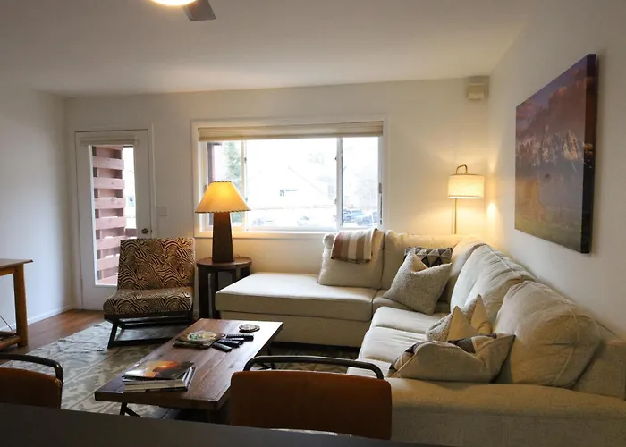 Luxe- Teton Views & Downtown Vibes Townhouse * Jackson